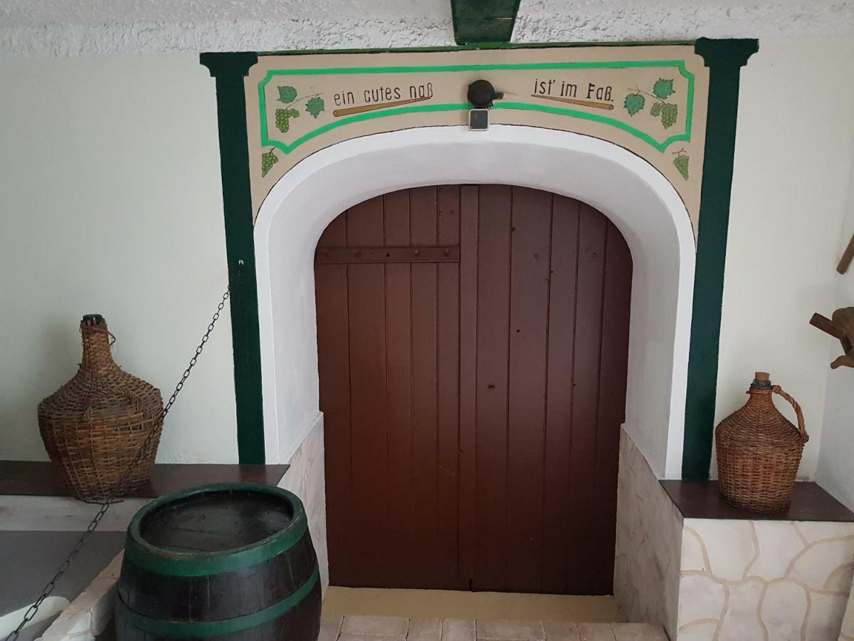 Zur Weinlaube Villa Mönchhof Dış mekan fotoğraf